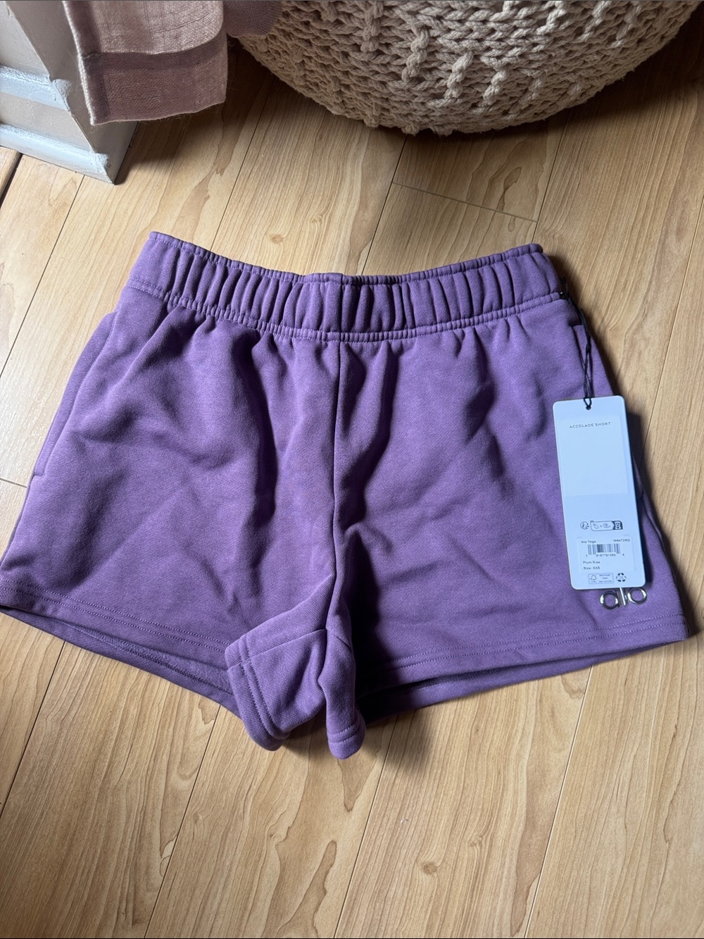 ALO Yoga accolade Plum Kiss Shorts